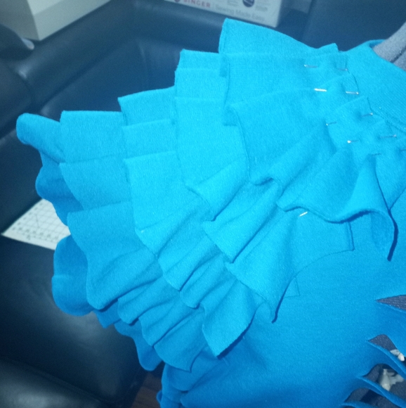 Ladies Ruffle Sweat Shirt - Picture 2 of 6